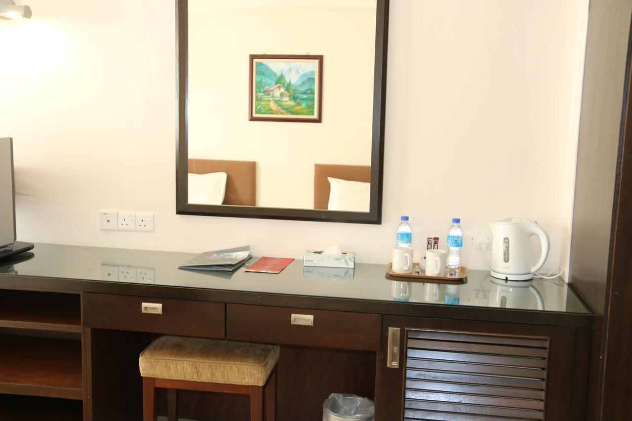 Hotel Edc Uum Sintok à Sintuk Extérieur photo