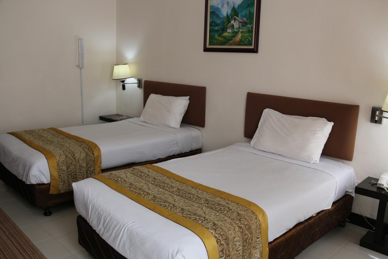 Hotel Edc Uum Sintok à Sintuk Extérieur photo
